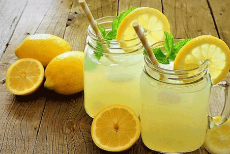 ۱۰ مزیت نوشیدن آب لیمو هر روز صبح