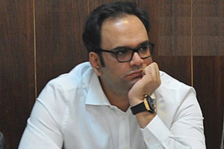 واکنش کاربران به حمایت هنرمندان از یک اختلاسگر