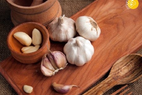 ۱۴ خاصیت شگفت انگیز سیر خام، از کاهش وزن تا افزایش میل جنسی