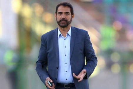 کریمی: اختلاف ۱۰۰ امتیاز هم باشد نباید یک تیم را قهرمان کنند!