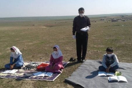 آموزش انسانیت معلم تبریزی در فقدان تکنولوژی و امکانات آموزشی