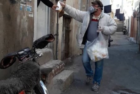 توزیع 1000 بسته بهداشتی از سوی گروه خبرنگاران و مدیران / لذت در انجام کار خیر