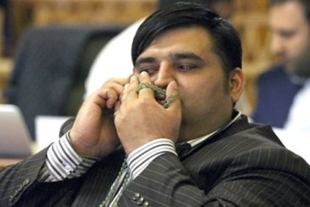 دفاع تمام قد رضازاده از آقای فساد!