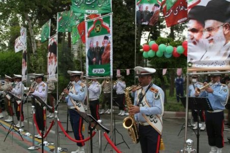 تقدیر رزم نوازان دژبان ارتش با اجرای آهنگ های حماسی از کادر درمانی بیمارستان هاجر نزاجا