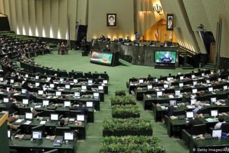 واکنش یک نماینده به جعلی بودن مدرک تحصیلی‌اش