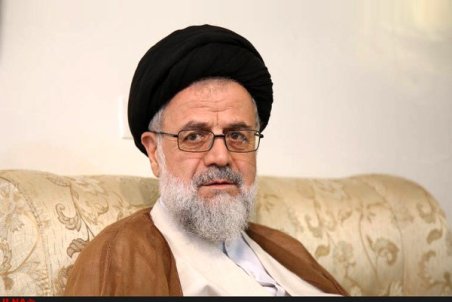 موسوی تبریزی: احیا گرفتن در مساجدی که پزشکان توصیه به بسته بودن‌شان دارند، جایز نیست/