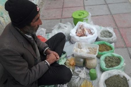 شناسایی ۸۰۰ شاغل روزبازارها در قم برای حمایت/شرایط بحرانی درآمد دست فروشان