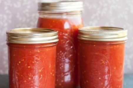 طرز تهیه سس مخصوص پیتزا و طریقه کنسرو کردن آن