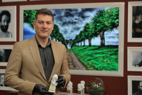 هادی طباطبایی به «کتاب‌باز» آمد