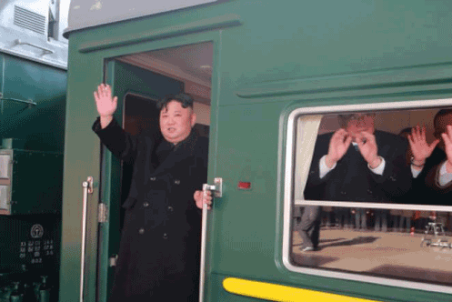 قطارِ لذتِ کیم جونگ-اون؛ از خرچنگِ تازه تا حرمسرایی از دخترانِ جوان