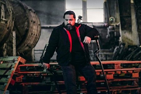 «قاتل» با صدای رضا صادقی و تنظیم بهروز صفاریان