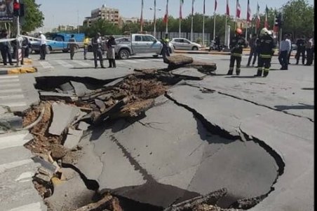 ریزش خیابان میرزا طاهر ارتباطی به فرونشست زمین ندارد