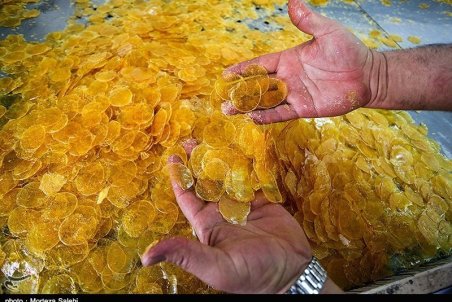 کم لطفی دولت در تأمین مواد اولیه پولک و نبات؛ تولیدکنندگان خواستار دریافت شکر دولتی هستند