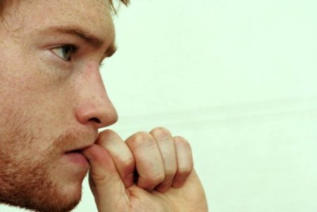 ۱۰ روش موثر برای کنار گذاشتن عادت ناخوشایند ناخن جویدن