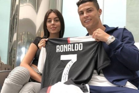 (عکس) کار پسندیده نامزد رونالدو برای مقابله با کرونا