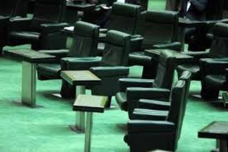 نماینده مجلس یازدهم که مدرک تحصیلی اش اشکال دارد ، روحانی است؟