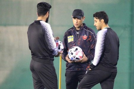 گل محمدی: تعطیل نکردن فوتبال بهترین تصمیم فدراسیون بود