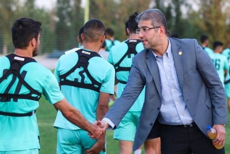 حمیداوی: دورتموند ۳ زمین تمرین دارد، ما یک زمین هم نداریم