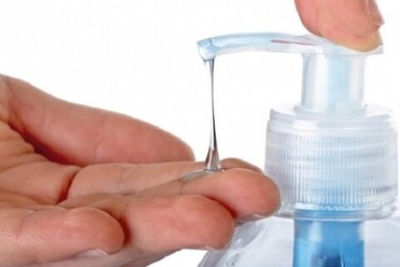 ژل ضدعفونی به جای دستکش/راهکار جدید پیشگیری از کرونا