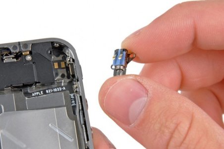 چرا تلفن همراه گران شد؟ / جهش تولید راهکار اصلی تولید موبایل ساخت ایران