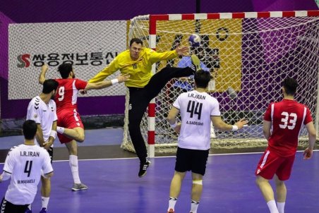 باباصفری، استکی و نصرتی در رومانی هم‌تیمی شدند