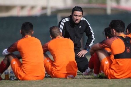 نکونام: باشگاه فولاد هزینه زیادی متقبل شده است