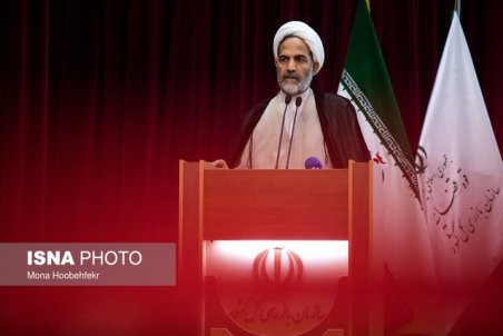 ماموران شهرداری به «آسیه پناهی» اسپری فلفل زدند