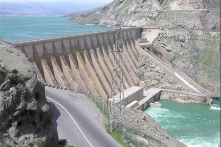 سد سفیدرود گیلان سرریز کرد / انتقال آب به مزارع برنج