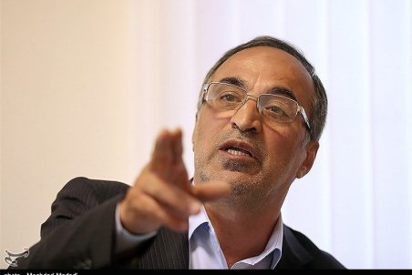 واعظ آشتیانی: وزیر ورزش گفت چشم‌بسته با ویلموتس قرارداد ببندید؟