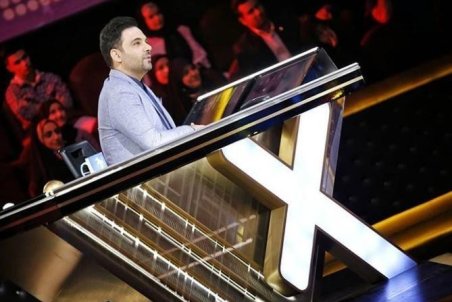 سجده دختر ۹ ساله روی صحنه عصر جدید/ زنگ طلایی عظیمی نژاد به صدا درآمد