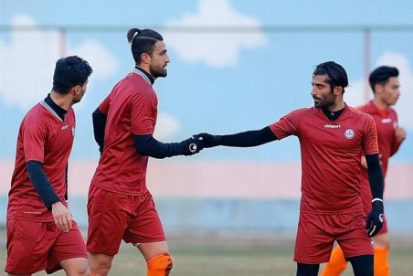 منوچهری: پول نداریم و پروتکل‌های بهداشتی را رعایت نمی‌کنیم