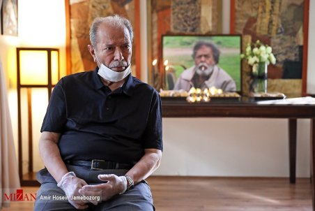 حضور هنرمندان در منزل مرحوم محمد علی کشاورز