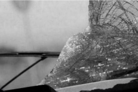 مصدومیت ۲۰ مرد افغان در واژگونی دو خودرو ۴۰۵