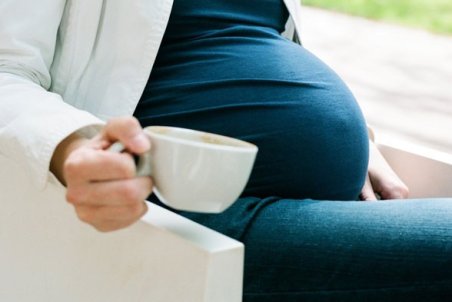 مضرات مصرف کافئین در دوران حاملگی