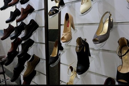 مردم بیرون می‌روند، اما دیگر توان خرید ندارند!