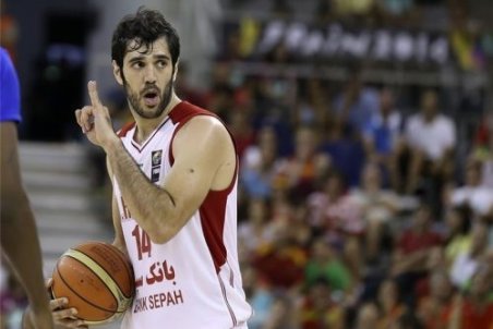 نیکخواه بهرامی: جذب مربی خارجی با بودجه بسکتبال امکان پذیر نیست