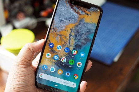 قیمت موبایل گرفتار گران فروشی!/ نرخ های ساختگی در بازار تلفن همراه