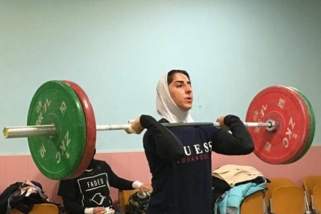 در کشتی بانوان سختی را به جان خریدم/ وزنه‌برداری دارای ظرفیت است