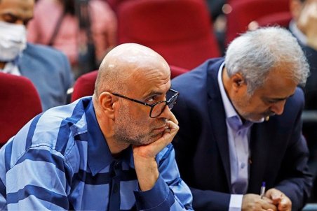 طبری برای چه کار‌هایی رشوه گرفت؟