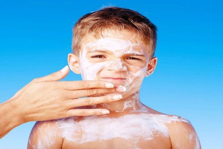 کرم‌های ضدآفتاب برای سلامتی مضرند؟