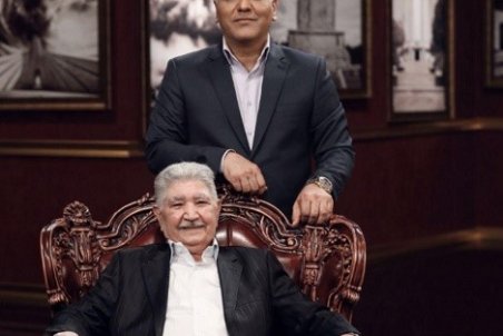 ماجرای جالب فامیل شدن دوبلور پیشکسوت با منوچهر والی‌زاده/ مجری دورهمی فراری شد!