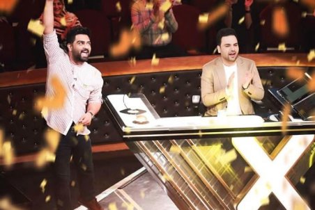 احسان علیخانی زنگ طلایی را برای گروه «پسران نینجا» زد +فیلم