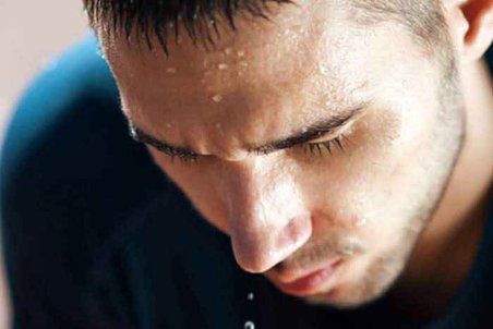 خوراکی‌های طبیعی برای کاهش تعریق