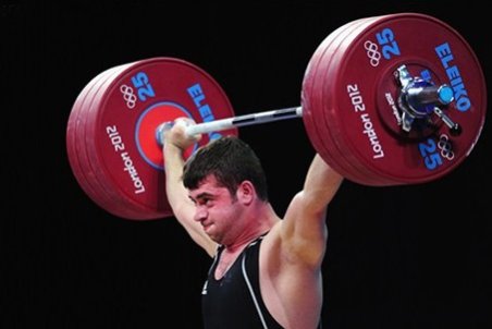 محمدپور: وزنه‌برداری پشتوانه خوبی ندارد/ به جای ۲۰۰ سکه تنها ۲۴۰ میلیون به من دادند!