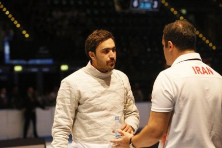 علی پاکدامن:فقط آقازاده‌ها را استخدام می‌کنند!