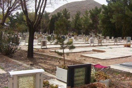 ورودی‌های باغ رضوان ارومیه مسدود شد