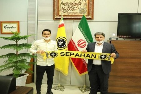 کریمی با تیم فوتبال سپاهان تمدیدکرد