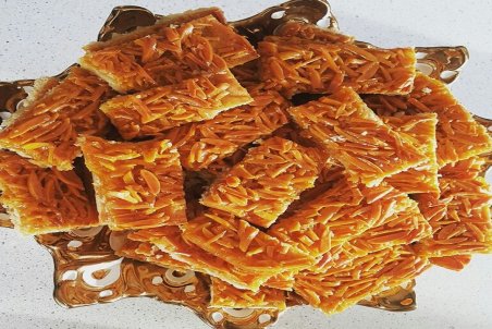 طرز تهیه شیرینی ملکه بادام
