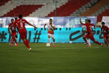 آذری: فولاد به «کرونا» باخت نه به پرسپولیس/ برای آسیا تحت فشار نیستیم