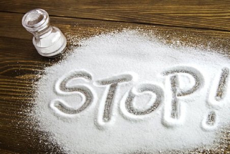 ۸ بلایی که نمک بر سر بدنتان می‌آورد
